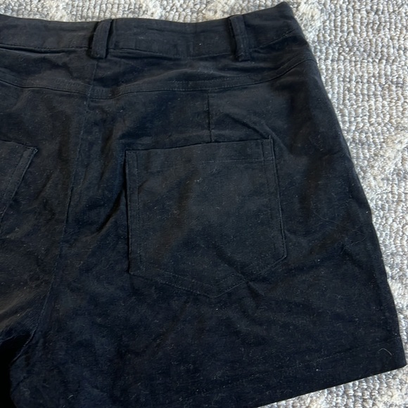 Women’s black soft shorts - Picture 3 of 7